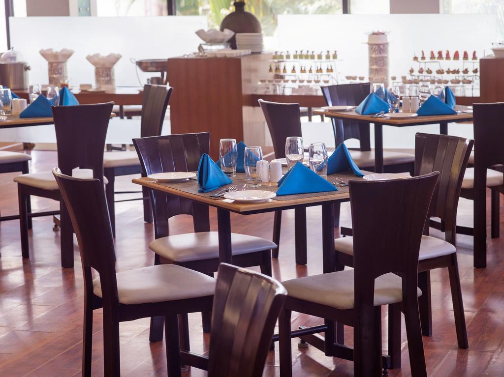 Hotel The Sunway Manor Pondicherry Exterior foto